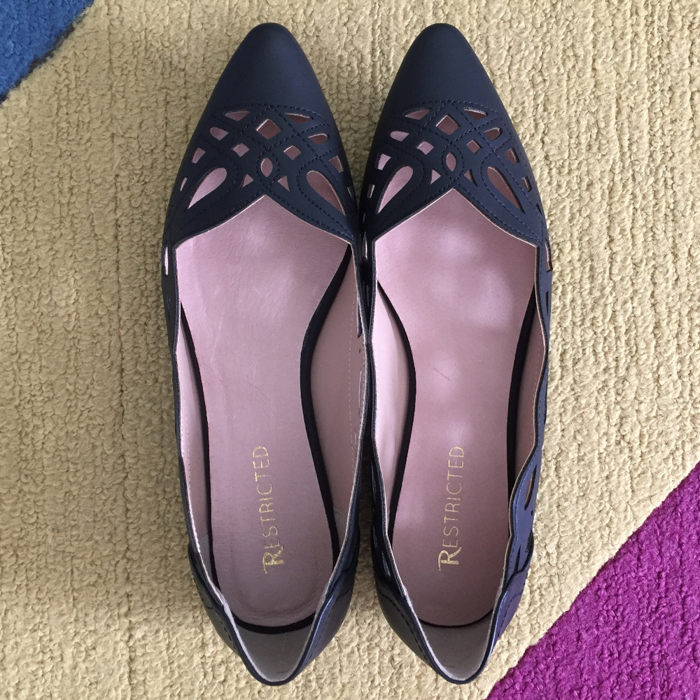 NWT Adorable black flats size 9